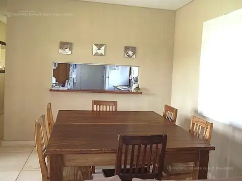 Casa 9 ambientes con 6 baños