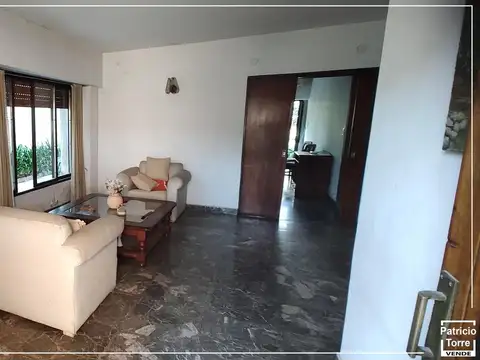 Casa 7 ambientes con 2 baños