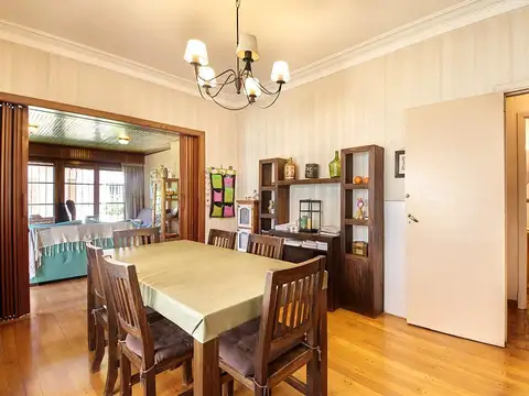 Casa en Venta con 1 cochera