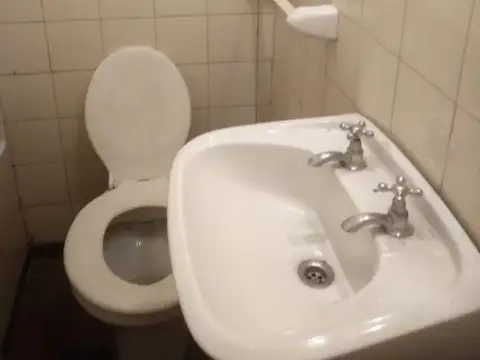 DUPLEX DE 1 DORMITORIO Y AMBIENTE COMODIN.