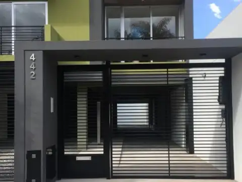 Cristóbal Colón 400, Piso 2