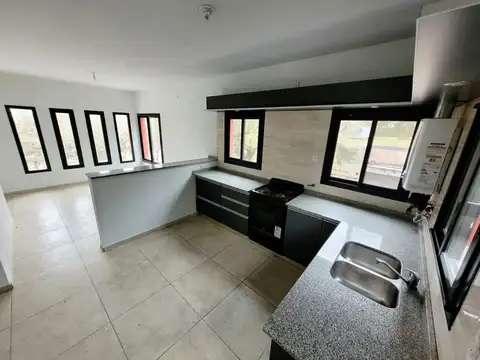 VENTA CASA TIERRA ALTA 3 DORM 2 BAÑOS PILETA
