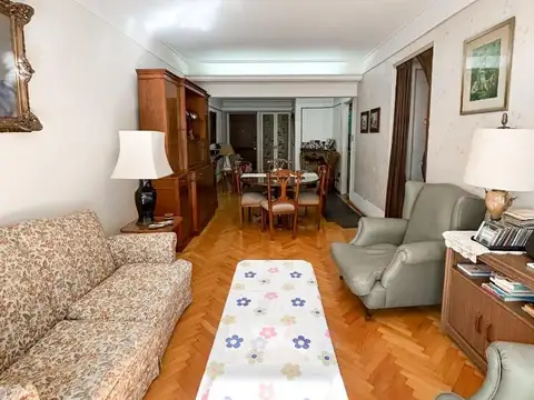 Departamento 4 ambientes con Patio Amplio y parrilla