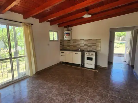 Casa 2 ambientes con 1 baño