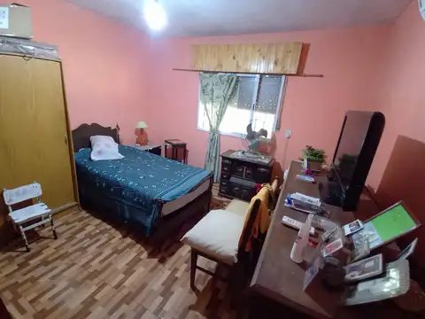 Casa 2 ambientes con 1 baño