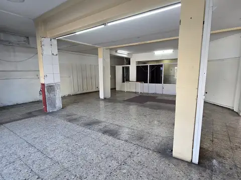 VENTA LOCAL con Depósito, sobre Av. H. Yrigoyen 5240, Lanús Oeste.
