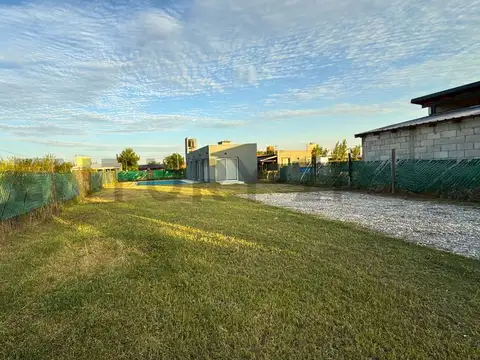 Venta Lote con quincho y pileta en Punta Chacra, Roldán