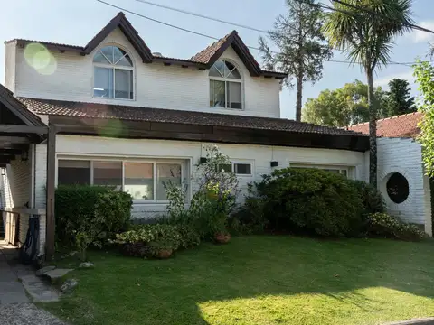 VENTA CASA EN COUNTRY CLUB MI REFUGIO