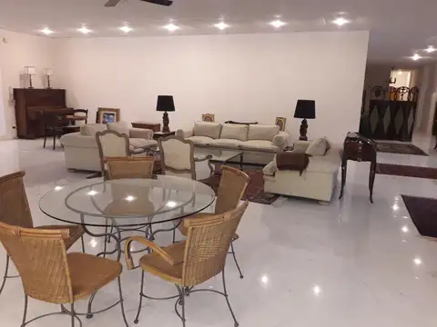 Oficina en Venta con 15 cocheras