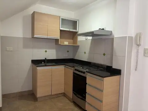 Depto Tipo Casa en Alquiler en Floresta, $ 700.000
