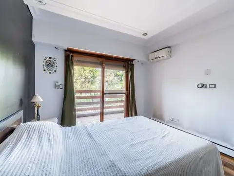 Casa 5 ambientes con 4 baños