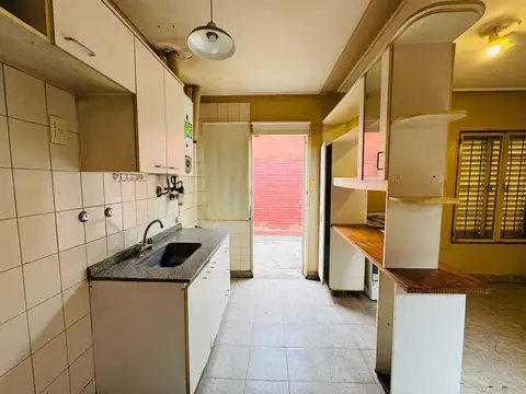 Casa 4 ambientes con 1 baño