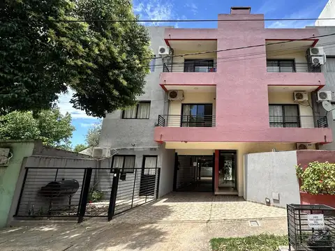 Departamento de 2 ambientes en calle Rocamora 164