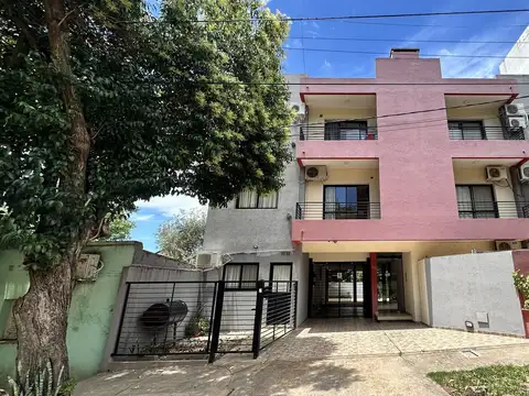 Departamento de 2 ambientes en calle Rocamora 164