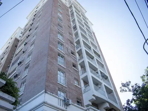 Av Centenario al 2200