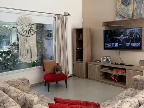 Casa en Venta en Neuquen, USD 409.500