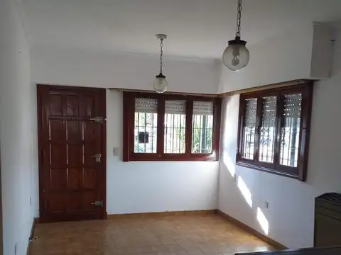 Alquiler Casa 3 amb con patio, parrilla y cochera