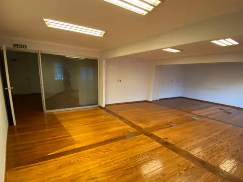 Esteban Adrogue 1000, Piso 1