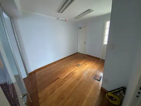 Esteban Adrogue 1000, Piso 1