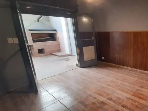 Depto Tipo Casa en Alquiler de 2 dormitorios