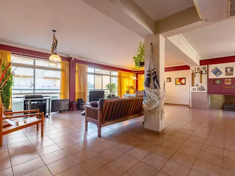 Casa 12 ambientes con 7 baños