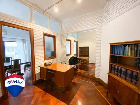 Avenida Presidente Roque Sáenz Peña 900