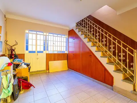 Casa 5 ambientes con 2 baños