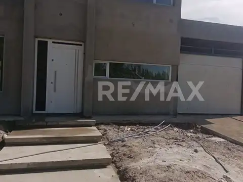 Casa 6 ambientes con 2 baños