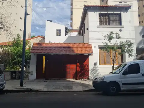 Departamento tipo casa 3 ambientes contrafrente con 2 baños y 2 patios