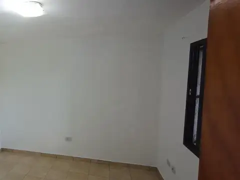 Departamento en Alquiler en Guernica, $ 400.000