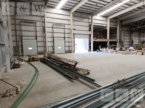 DEPOSITO DE 2750 M2 DENTRO DE PREDIO CON SEGURIDAD A 200 DE PANAMERICANA RAMAL PILAR