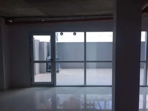 Oficina en Venta con 3 cocheras