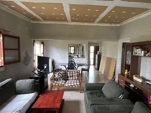 Casa 5 ambientes con 1 baño