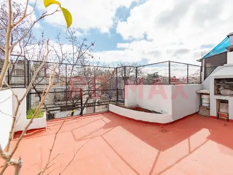 Triplex 4 Amb c/ Dependencia de Servicio + Cochera