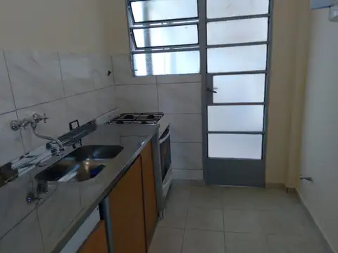 Cordoba 2700, Piso 1