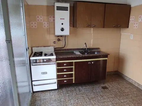 DEPARTAMENTO 2 AMBIENTES CON TERRAZA EN FLORES.