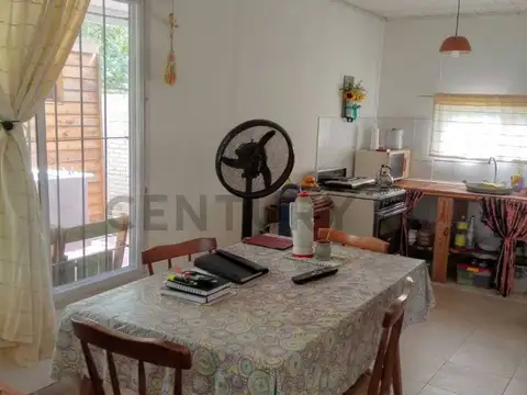 Casa 3 ambientes con 1 baño