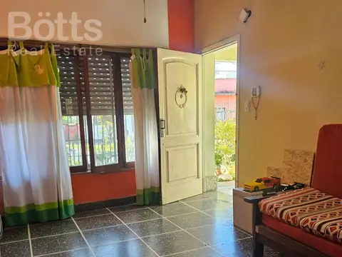 Casa en Venta en Paso Del Rey, USD 130.000