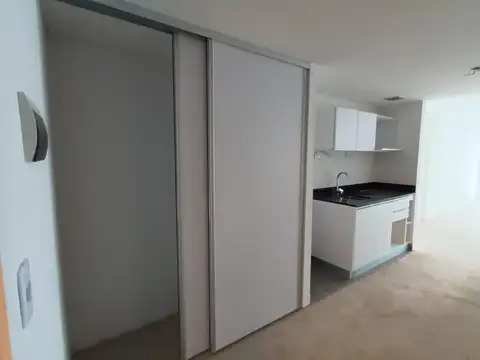 Oficina en Alquiler con 1 cochera