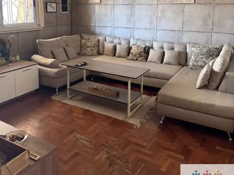 Depto Tipo Casa en Venta con 2 cocheras