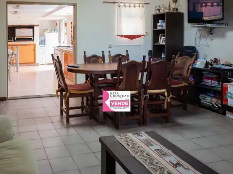 Casa 4 ambientes con 1 baño