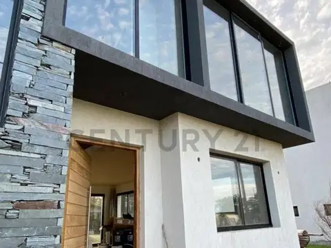 Casa en Venta en Pilar, USD 168.000