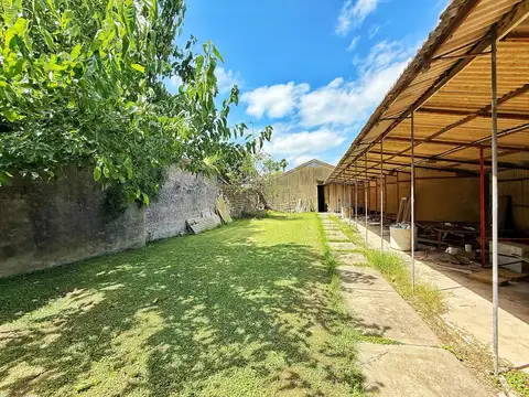 12 e/421bis y 422 Villa Elisa