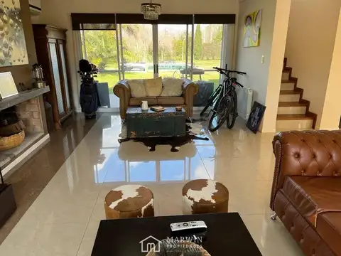 Casa 4 ambientes con 4 baños