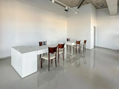 Local en Venta en Refinerias, USD 178.000