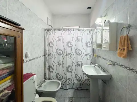 Casa 3 ambientes con 1 baño