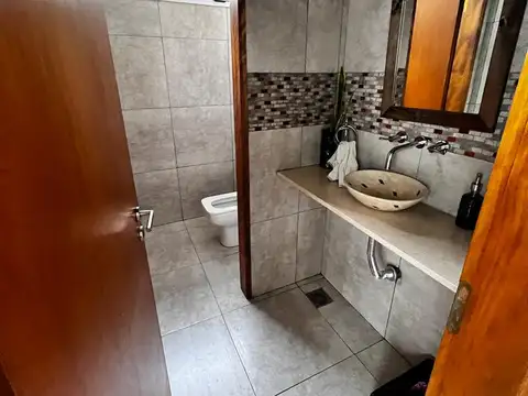 Casa en Venta en Gonnet [Cod: ]