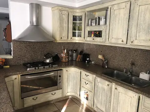 Casa  VENTA 5 Amb. en Parque Leloir, Ituzaingo