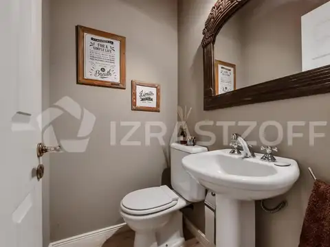Casa en venta en Los Jazmines, 4 dormitorios en lote central