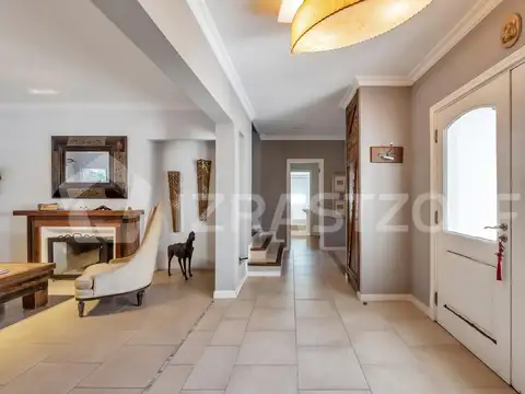 Casa 5 ambientes con 3 baños